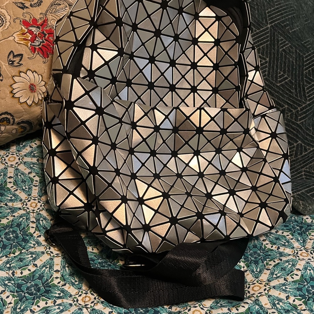 Geometric Design  Silver Backpack - Picture 2 of 10